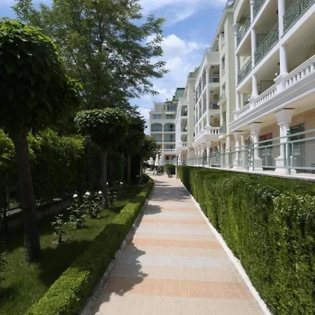 Splendida Sea Apart-splendid Complex Apartment Warna